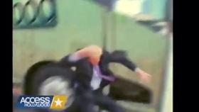 成人碰撞视频,成人碰撞瞬间还原